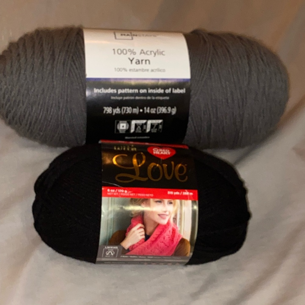 Mainstays Gray & Black 100% Acrylic Yarn Duo